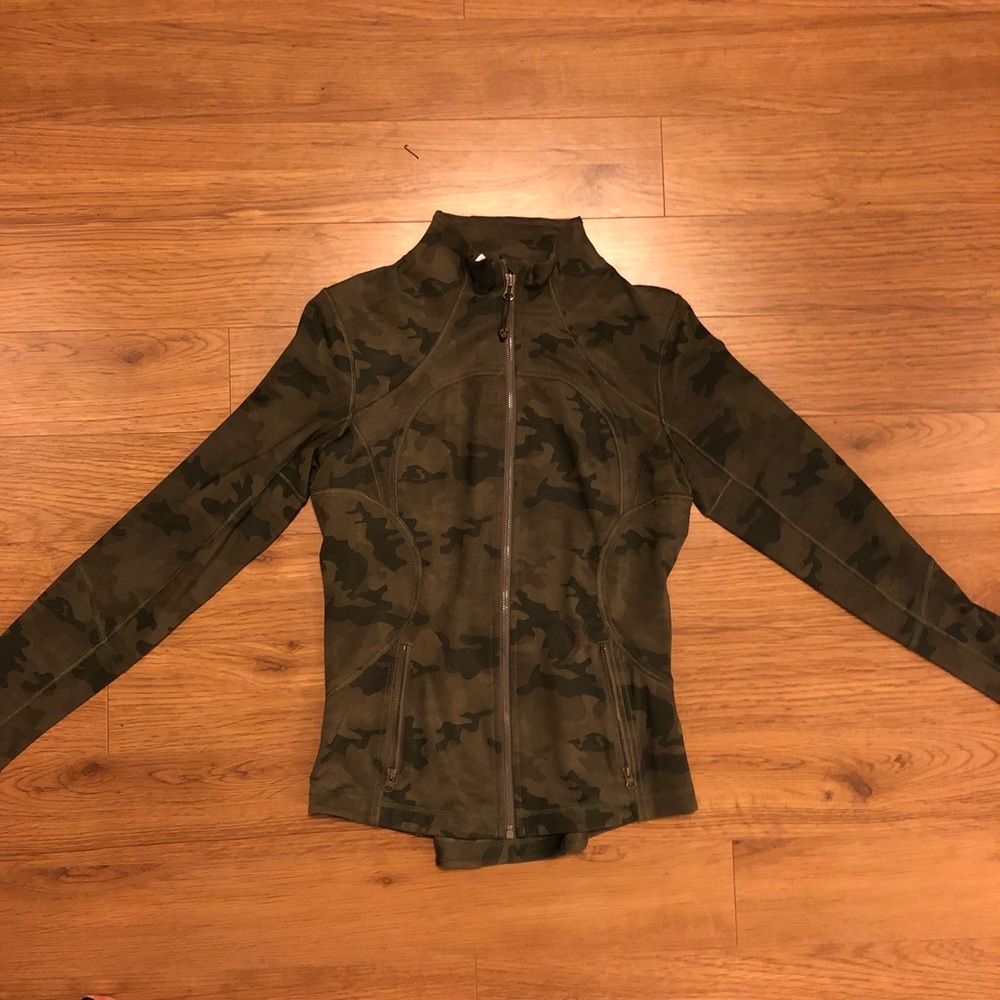 Size 8 Lululemon Olive Camouflage Define Jacket